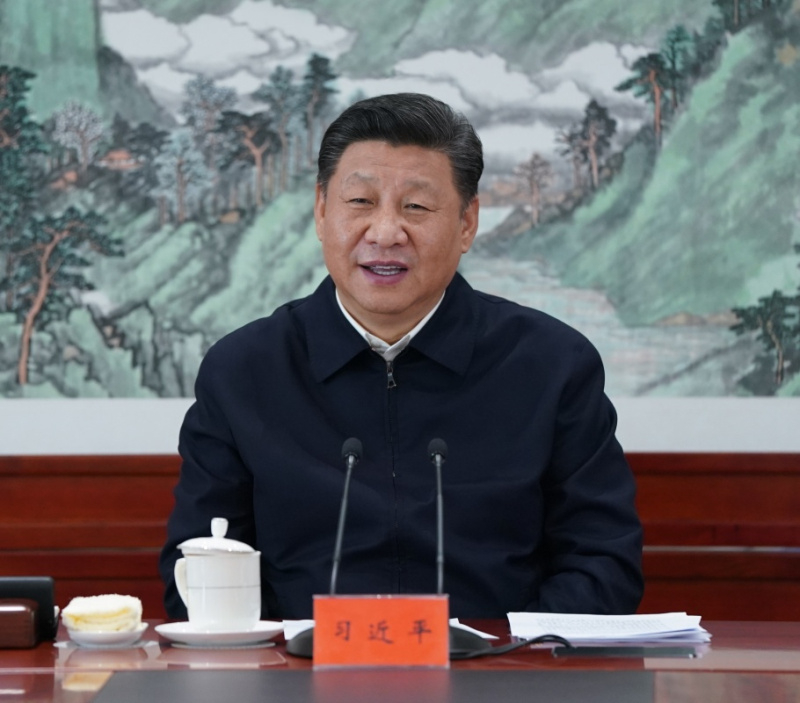 2016年2月19日,，習(xí)近平總書記在中央電視臺總控中心同工作人員親切握手。