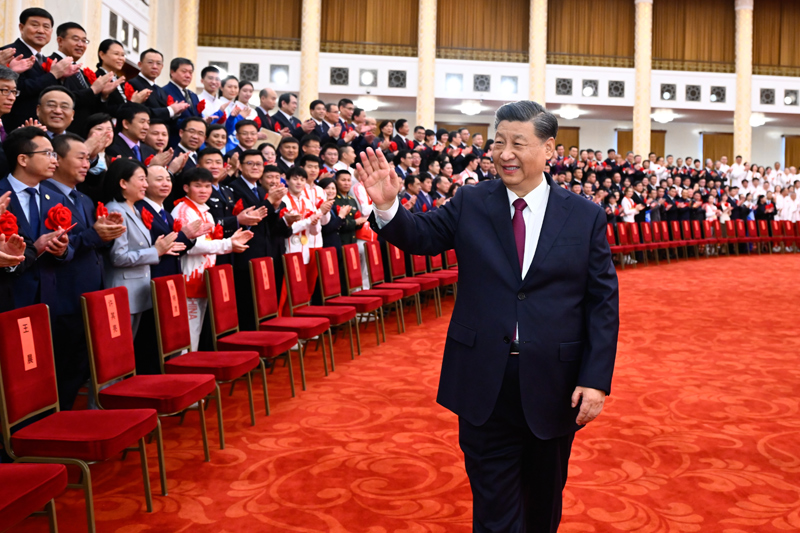2022年4月8日，北京冬奧會,、冬殘奧會總結(jié)表彰大會在北京人民大會堂隆重舉行,。會前，習近平等會見北京冬奧會,、冬殘奧會突出貢獻集體代表,、突出貢獻個人和中國體育代表團成員。