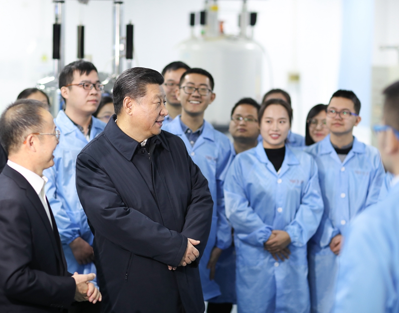 2019年1月17日,，習(xí)近平在天津南開大學(xué)元素有機(jī)化學(xué)國家重點(diǎn)實(shí)驗(yàn)室同師生親切交流,。